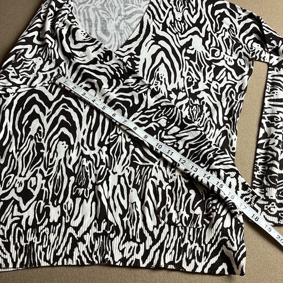 LILLY PULITZER Animal Print Cotton/Modal Blend Eleni Sweater- Small - Picture 8 of 11
